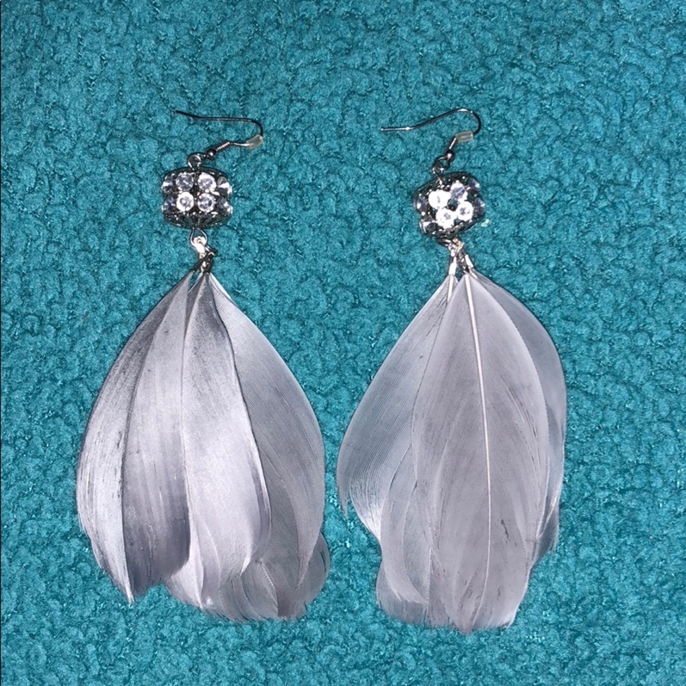 gray feather earings with silver rhinestones